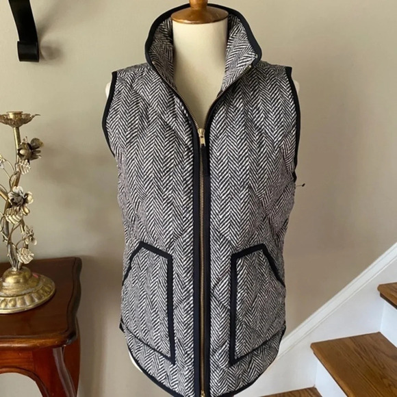 J. Crew Herringbone Excursion Vest XS - Picture 10 of 14